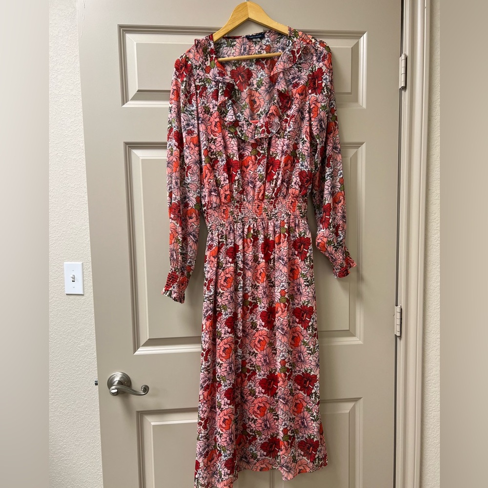 Size 12 Tommy Hilfiger Women's Midi Length Long Sleeves Dress.  Samba multi